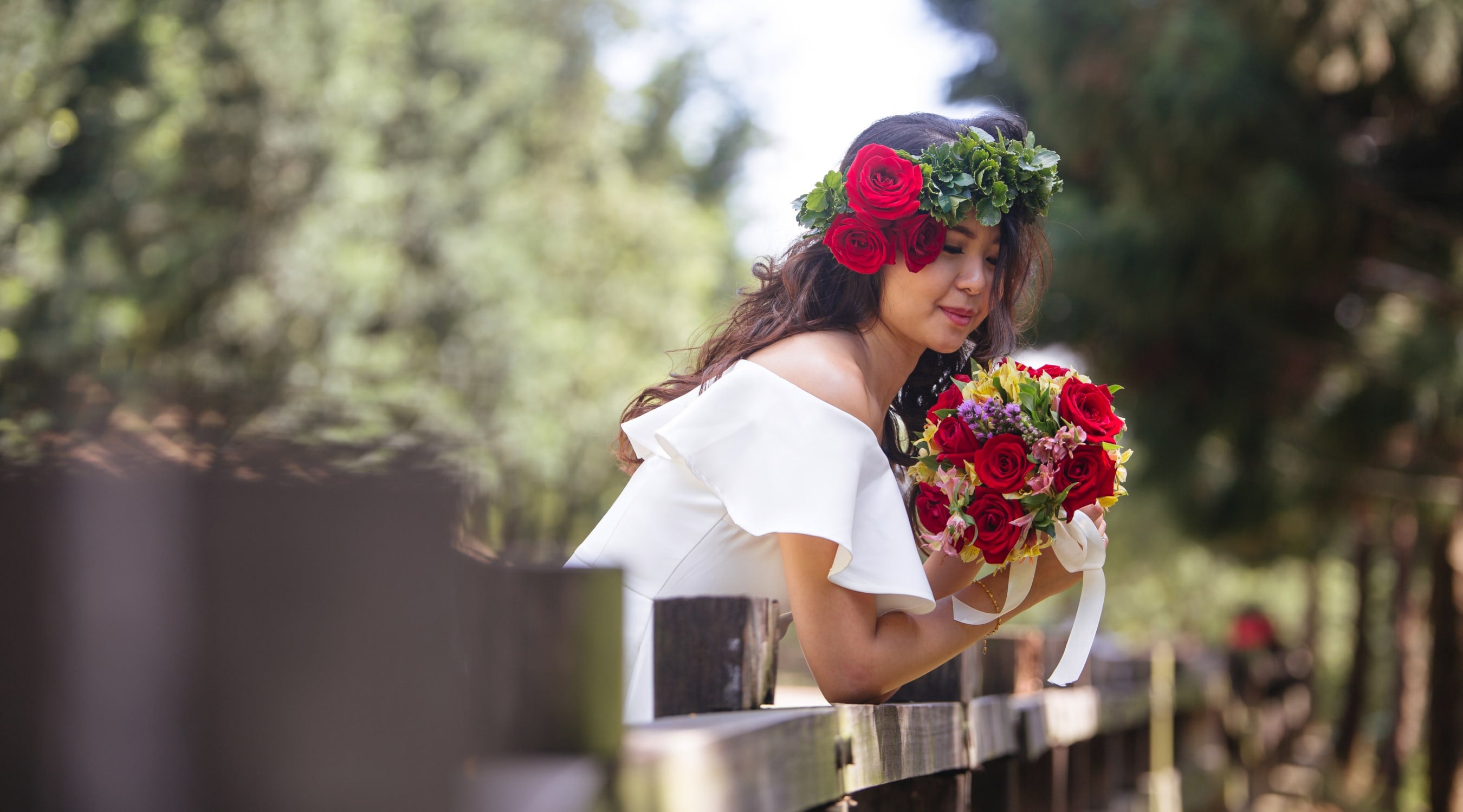 Elegant ROM flowers & wedding hand bouquets by Bloomthis