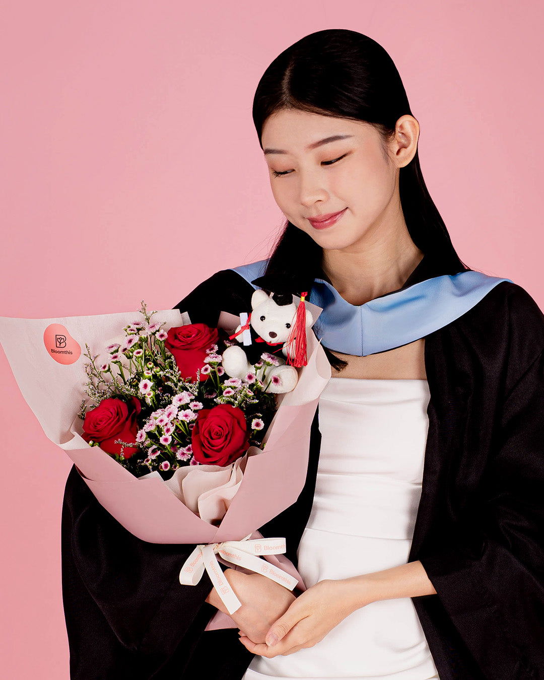 bloomthis-bouquet-alessi-red-rose-graduation-bear-bouquet-1080x1350-02