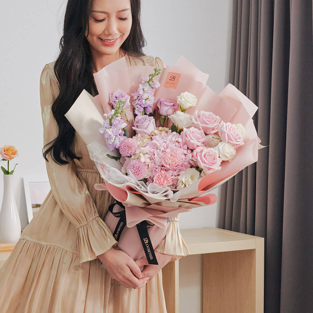 Casabella Pink Hydrangea Bouquet