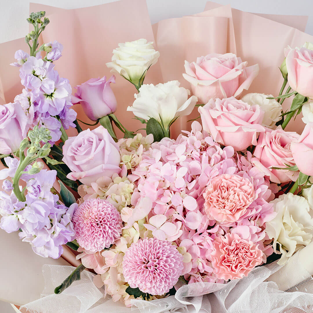 Casabella Pink Hydrangea Bouquet (VD)