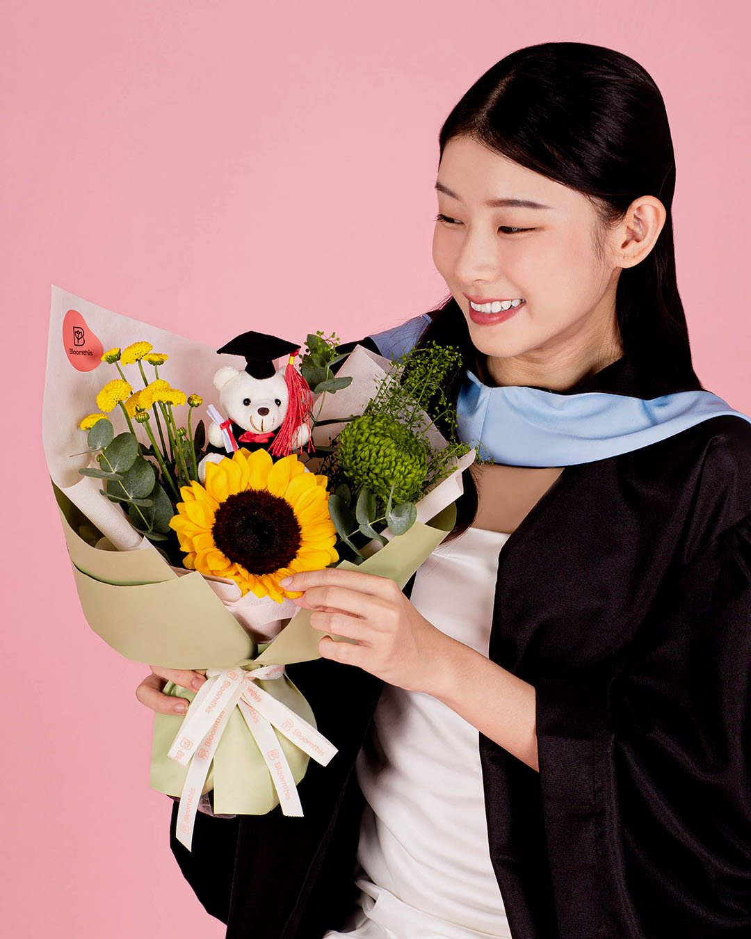 bloomthis-bouquet-cheryl-sunflower-graduation-bear-bouquet-1080x1350-02