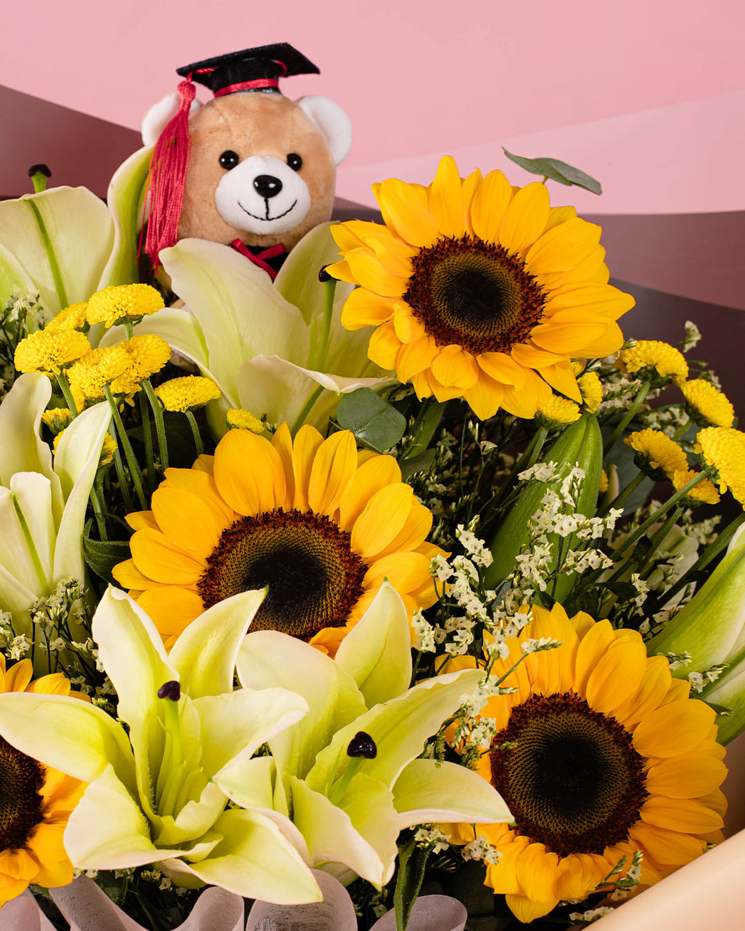 bloomthis-bouquet-cheyenne-sunflower-graduation-bear-bouquet-1080x1350-05