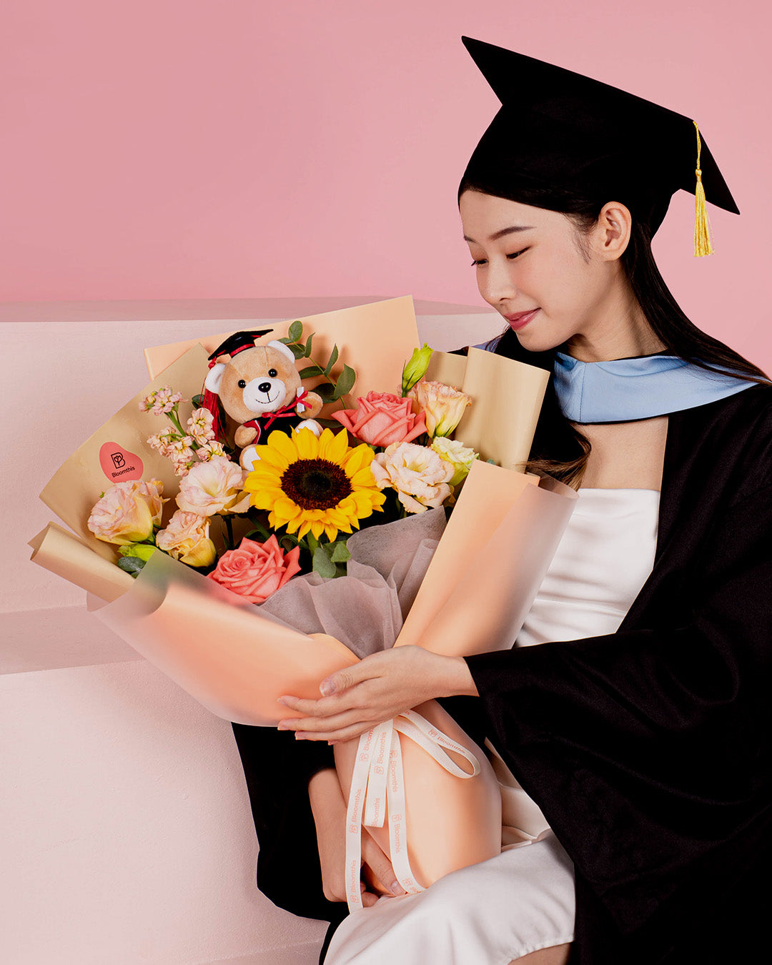 bloomthis-bouquet-gabby-sunflower-graduation-bear-bouquet-1080x1350-02