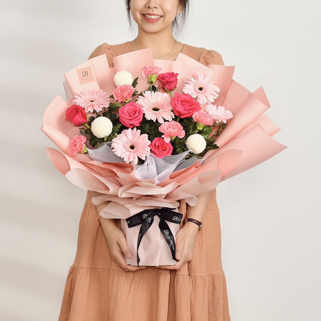 Marilyn Pink Carnation Bouquet (SC)