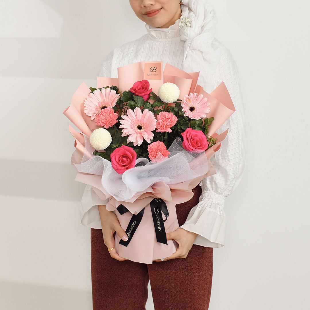 Marilyn Pink Carnation Bouquet (SC)