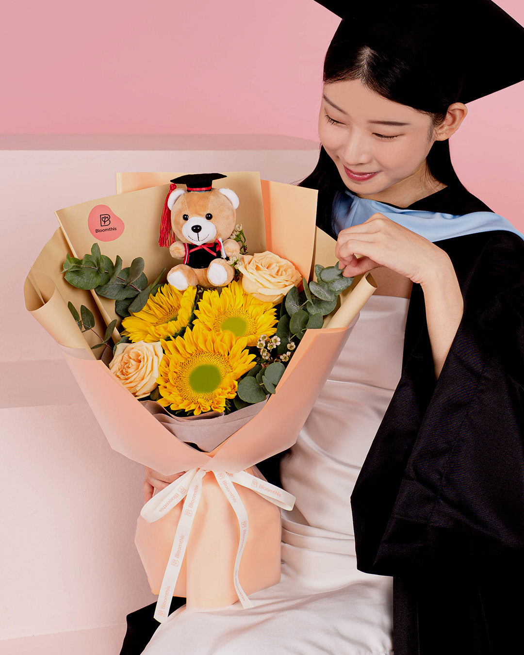 bloomthis-bouquet-sunny-sunflower-graduation-bear-bouquet-1080x1350-02
