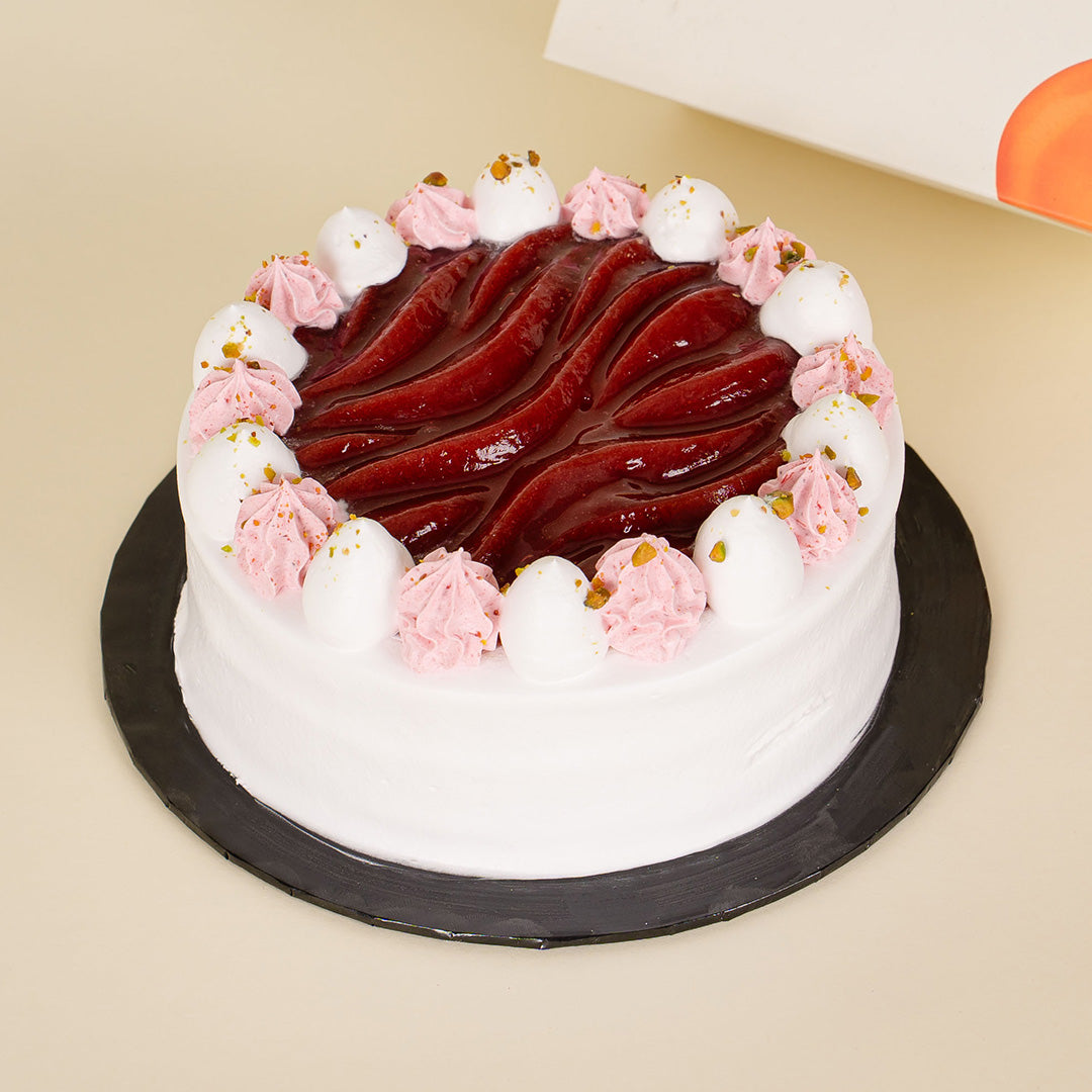 bloomthis-cake-sweet-stuff-strawberry-cake-1080x1080-01
