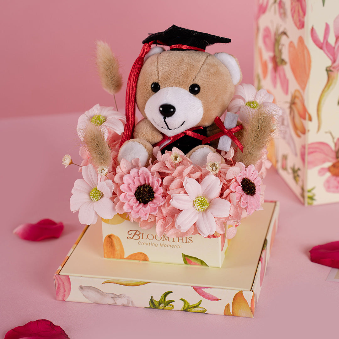 bloomthis-everlasting-endeavour-pink-soap-preserved-flower-graduation-bear-memento-gift-box-1080x1080-06