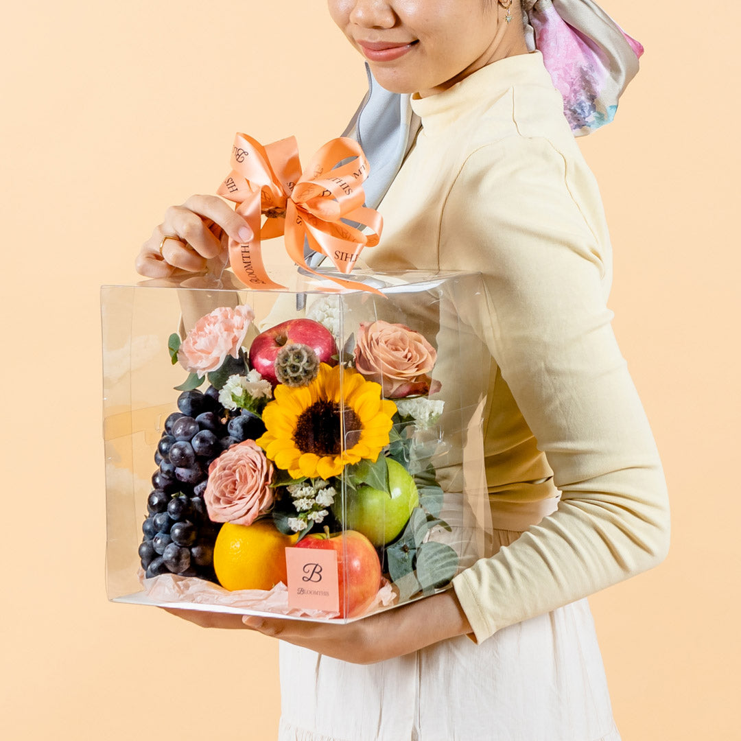 Lorena Flowers & Fruits Gift Box