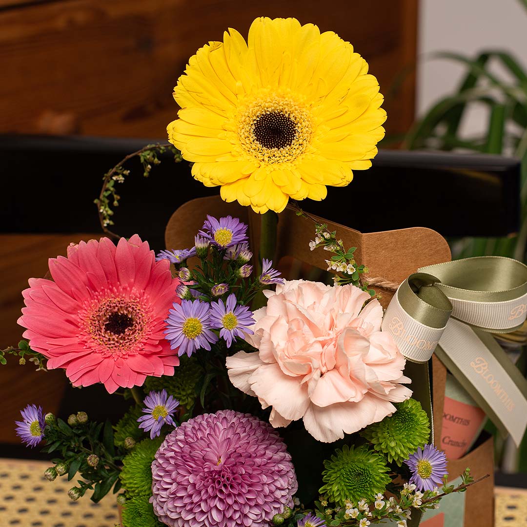 Buah Tangan Raya Cookies & Flower Gift Set