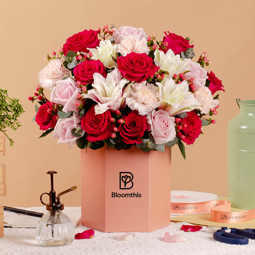 bloomthis-hat-box-beatrice-rose-lily-flower-box-1080x1080-01_32782209-b5f4-4a37-9821-e99606f20398