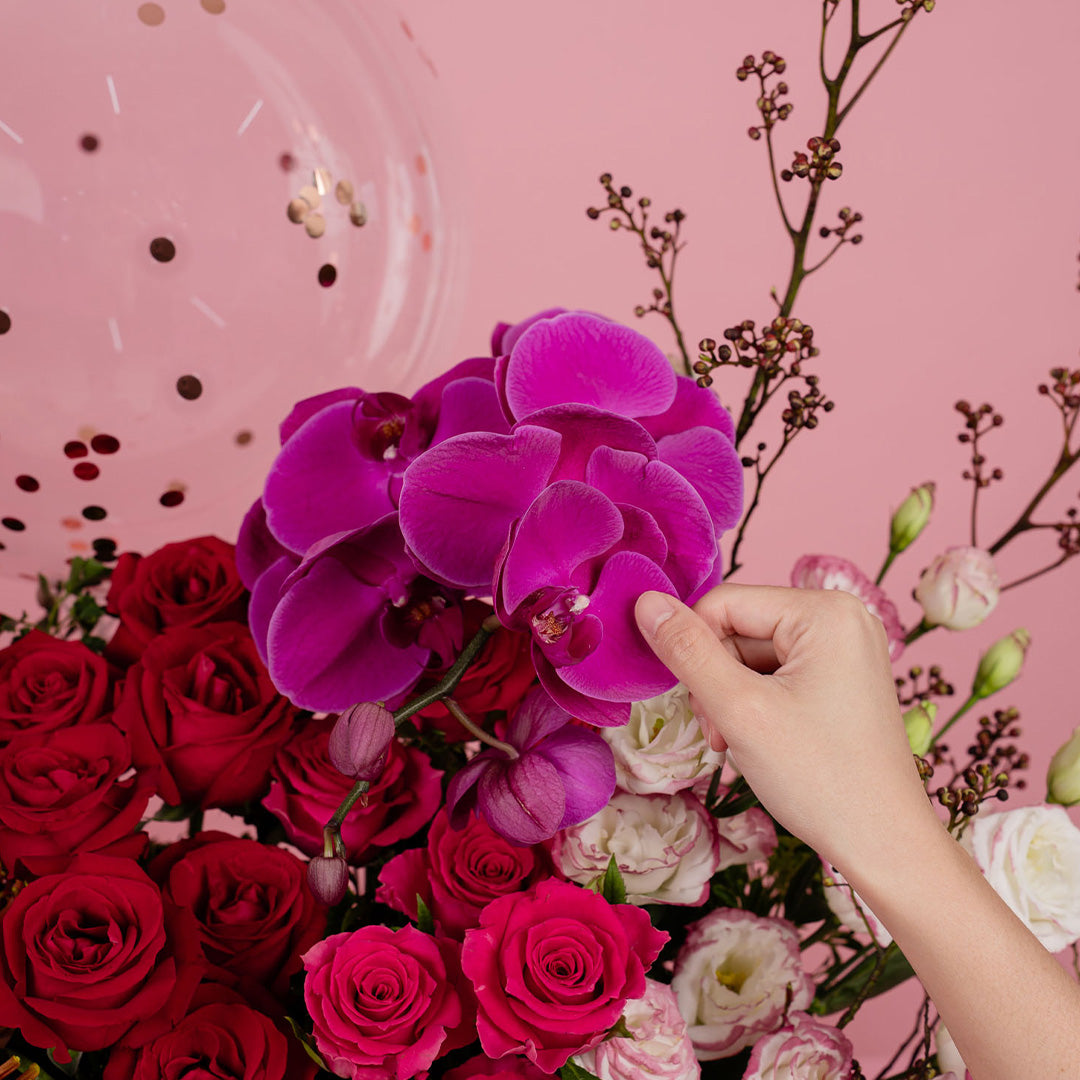 bloomthis-hat-box-enchant-amani-phalaenopsis-rose-flower-box-1080x1080-03