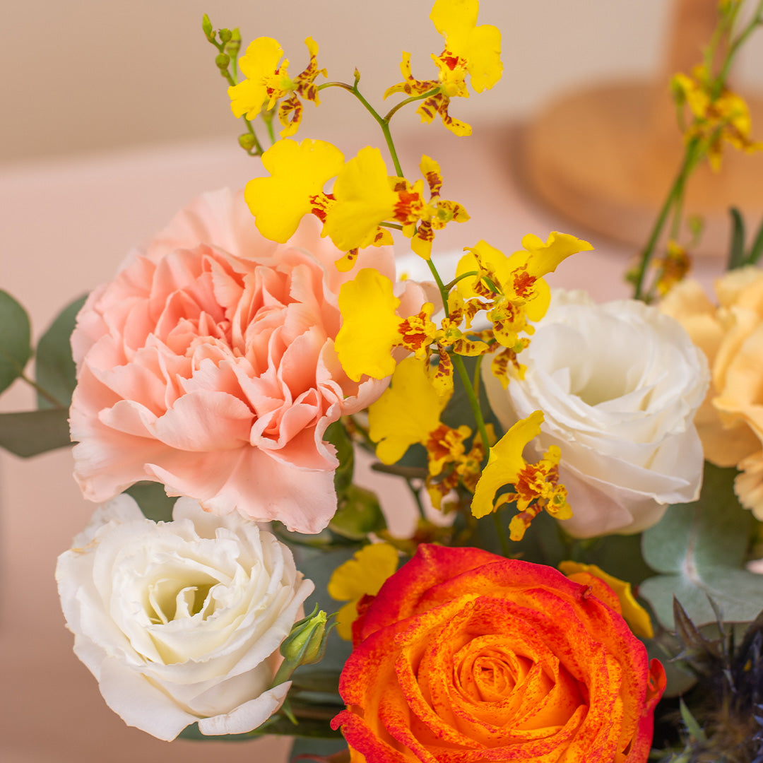 bloomthis-hat-box-jade-eustoma-mini-flower-box-1080x1080-04_30a0f0e7-a7d4-4382-8e37-8b337aefa205