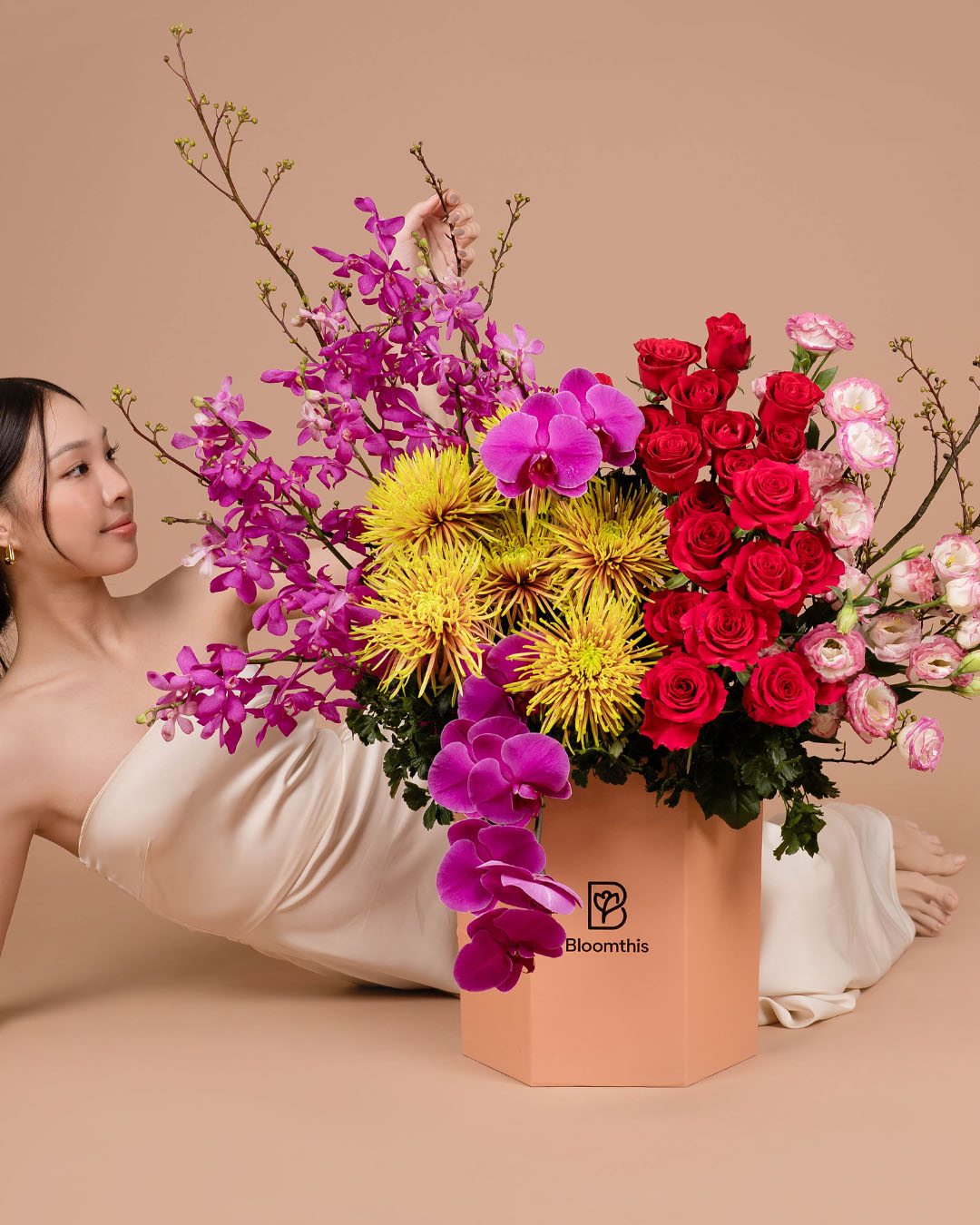 bloomthis-hat-box-luxe-amani-phalaenopsis-rose-flower-box-1080x1350-01