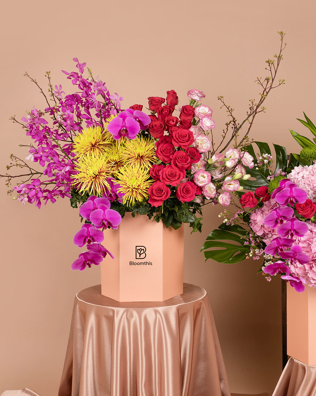 bloomthis-hat-box-luxe-amani-phalaenopsis-rose-flower-box-1080x1350-05