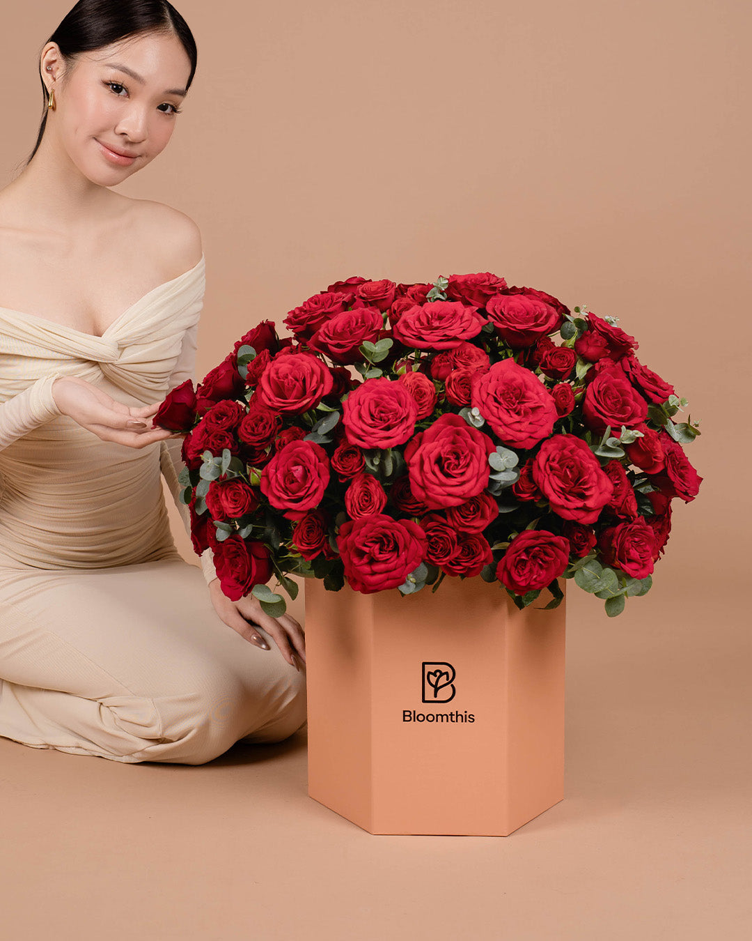 bloomthis-hat-box-luxe-kate-red-rose-flower-box-1080x1350-01_a03242d4-7ef9-48da-ac2f-8ec9bbecb602