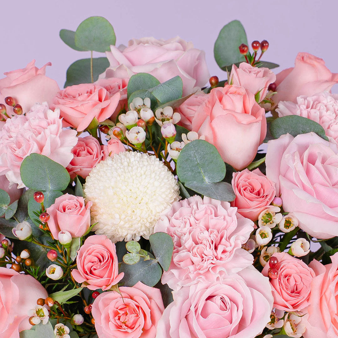 bloomthis-hat-box-nadine-pink-carnation-flower-box-1080x1080-05