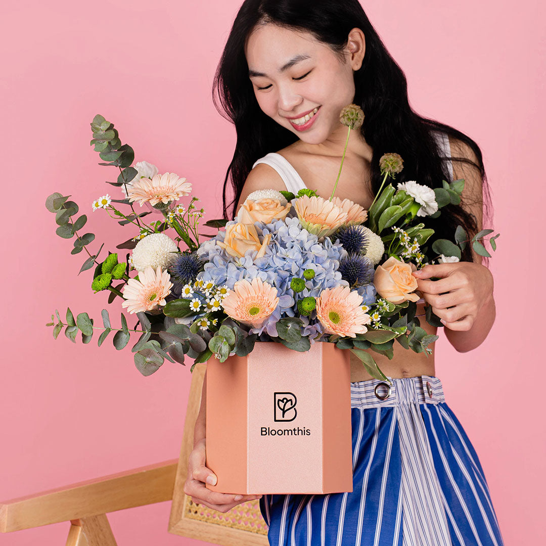 bloomthis-hat-box-nataniel-blue-hydrangea-flower-box-1080x1080-02