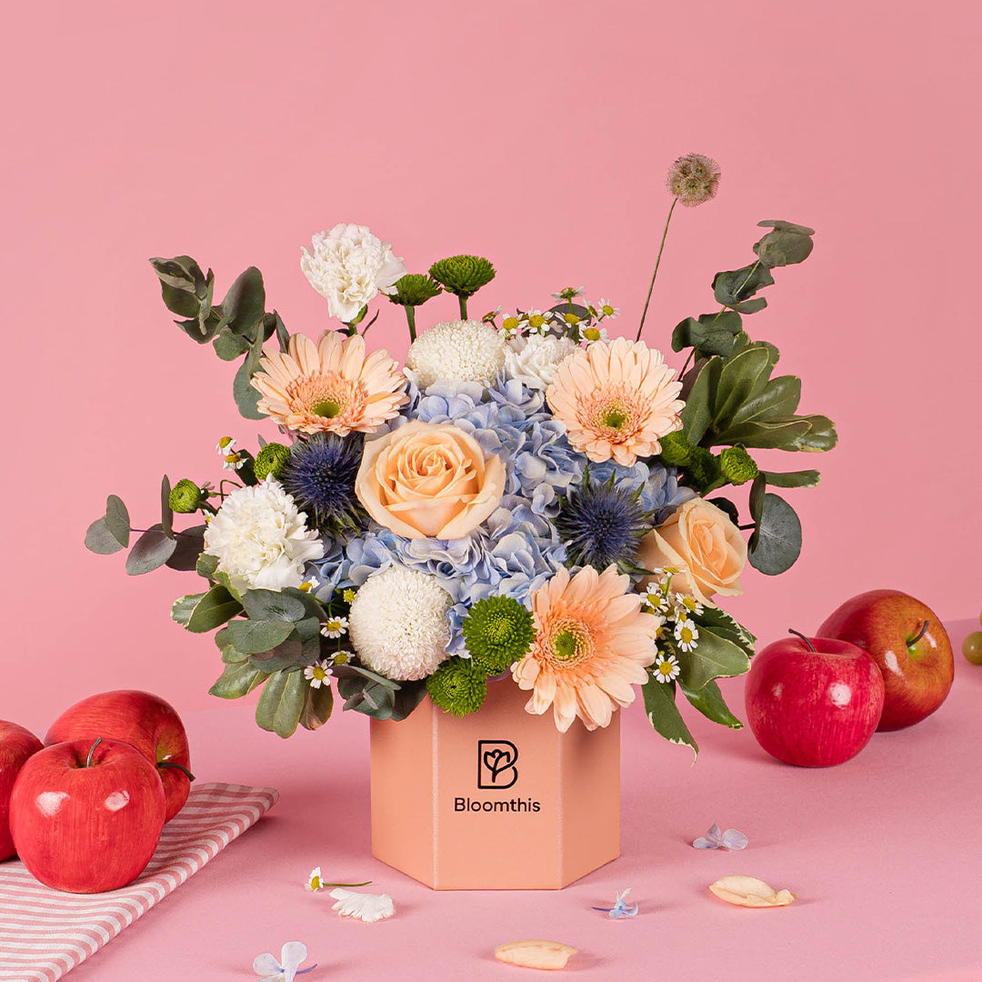 bloomthis-hat-box-nataniel-blue-hydrangea-flower-box-1080x1080-03