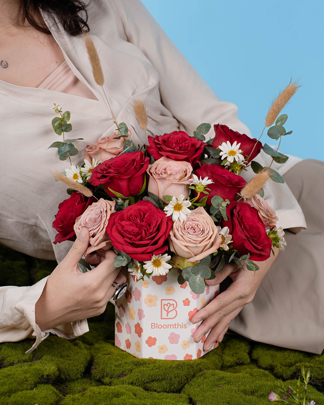 bloomthis-hat-box-spring-whimsy-bethany-red-rose-flower-box-1080x1350-07
