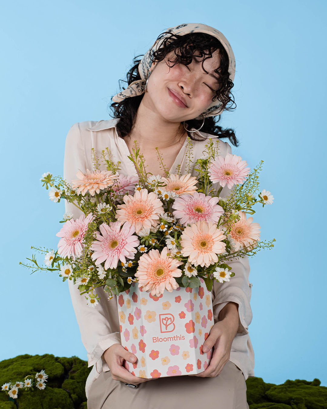 bloomthis-hat-box-spring-whimsy-hana-pink-gerbera-flower-box-1080x1350-02