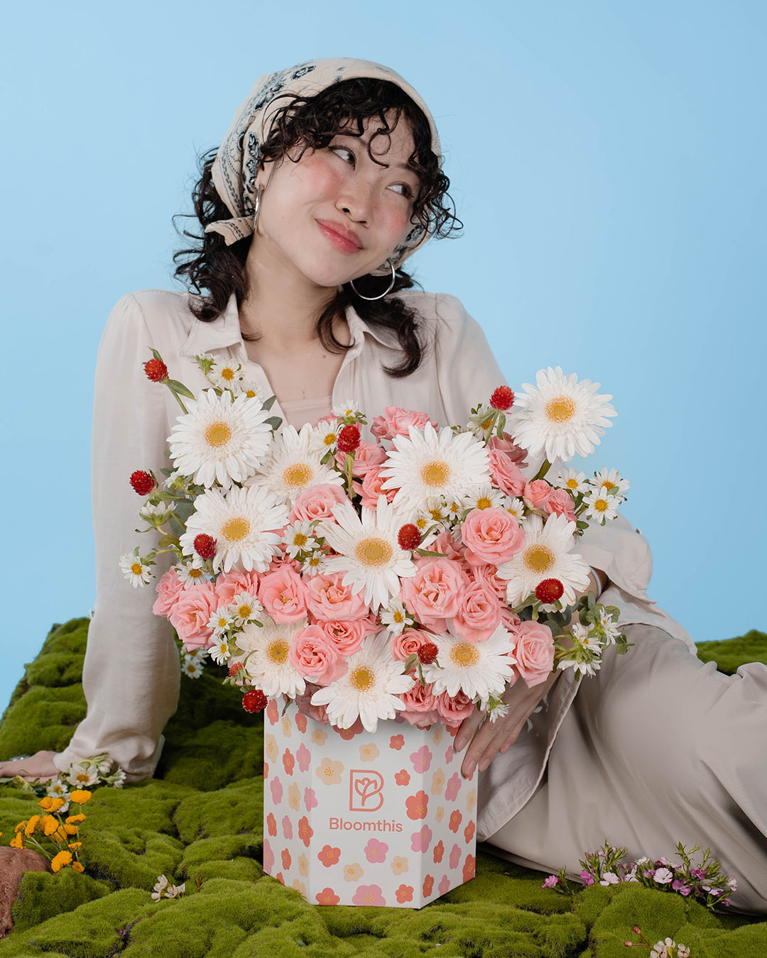 bloomthis-hat-box-spring-whimsy-zinnia-white-gerbera-flower-box-1080x1350-02