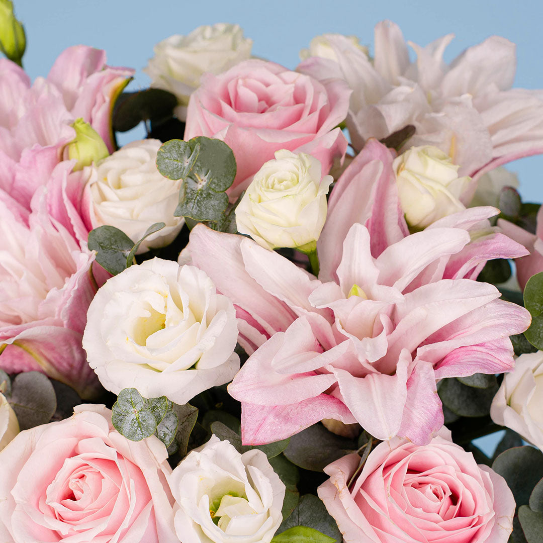 bloomthis-hat-box-tessa-pink-lily-flower-box-1080x1080-05