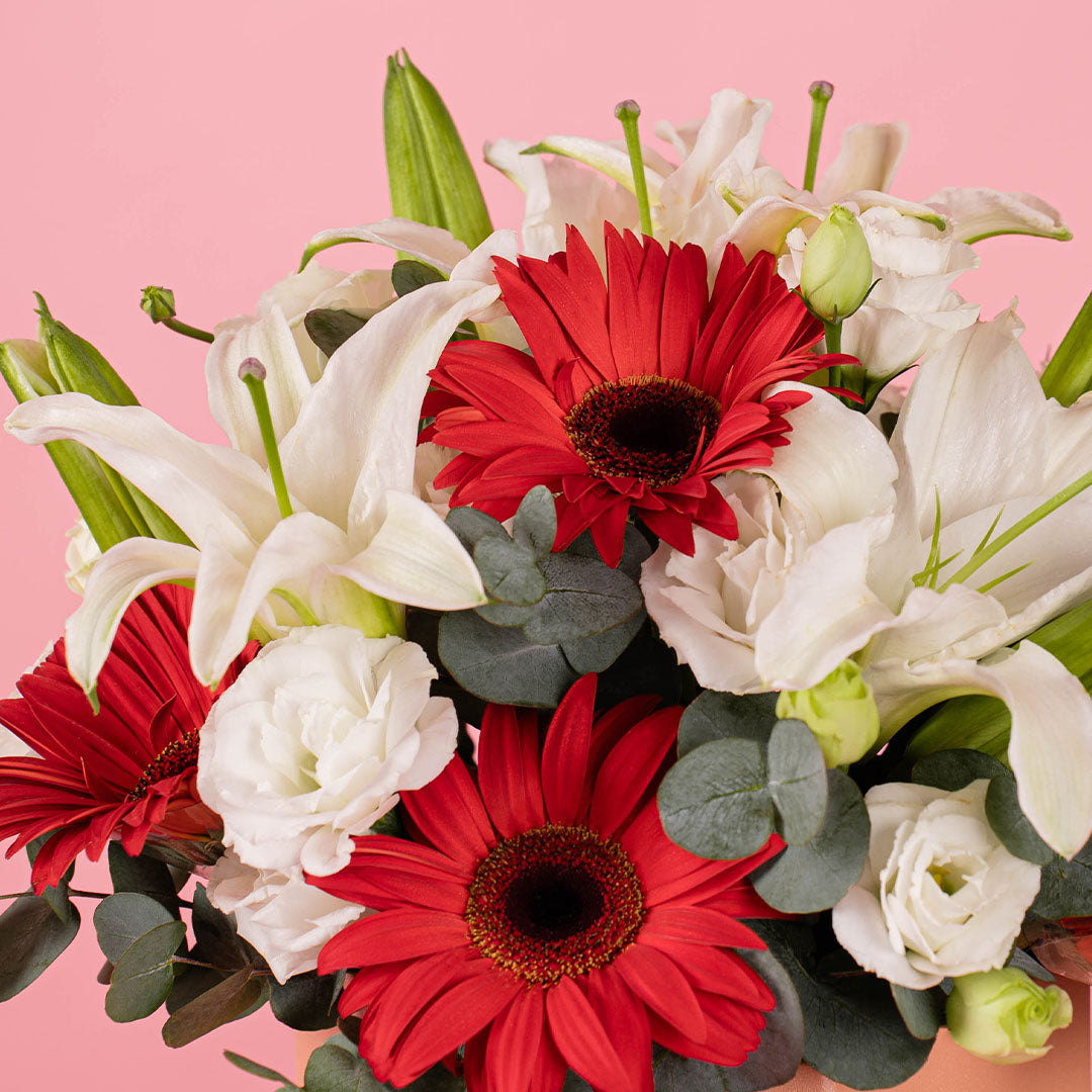 bloomthis-hat-box-valda-gerbera-lily-flower-box-1080x1080-05