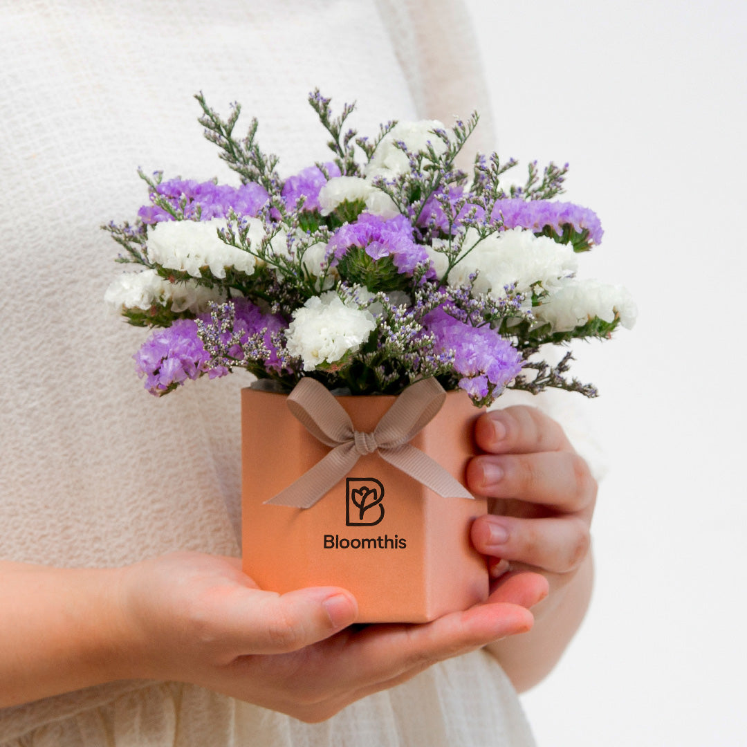 bloomthis-hat-box-wanda-statice-mini-flower-box-1080x1080-02_d35de610-864d-46ce-8bb3-028a3626f587