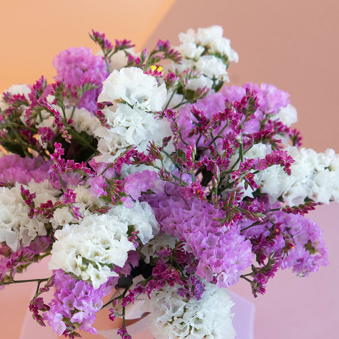 bloomthis-hat-box-wimberly-statice-mini-flower-box-1080x1080-06_4fc385e9-c219-48de-ba72-3427b628f629