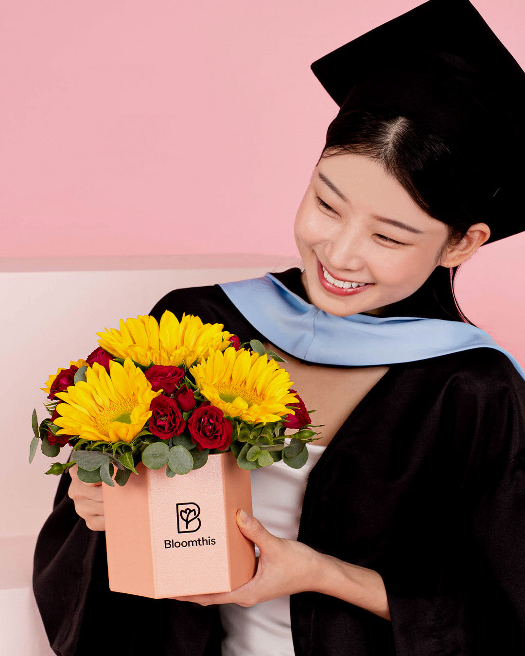 bloomthis-hat-box-zendaya-yellow-sunflower-flower-box-1080x1350-04