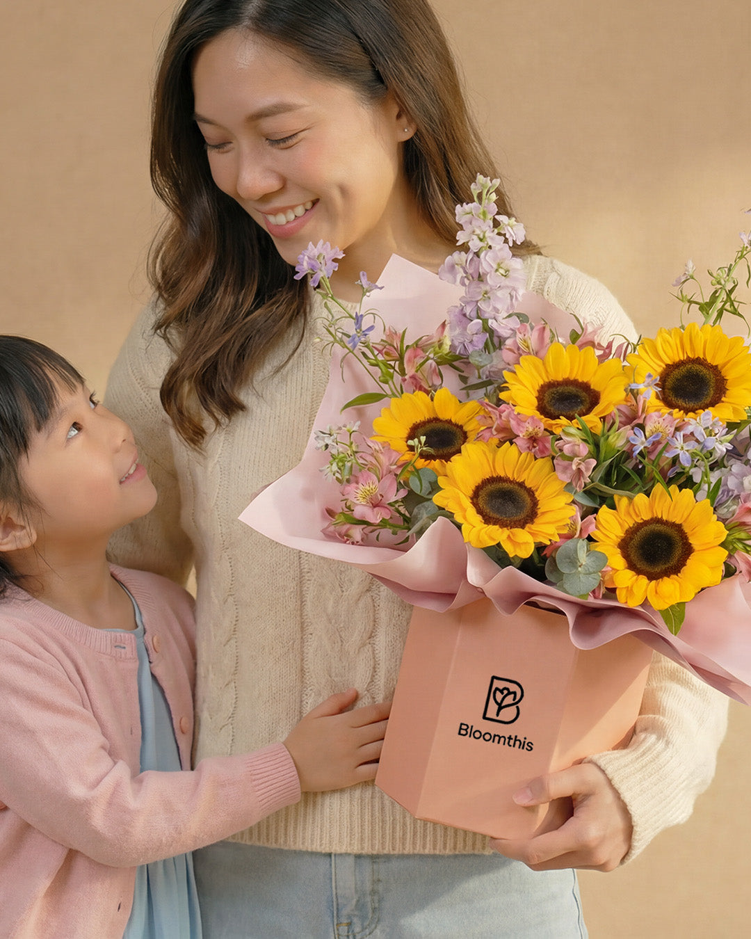 bloomthis-hat-box-zooey-yellow-sunflower-flower-box-1080x1350-02_95ac9bbb-e6f1-46f2-895e-6bb33a50cd7c