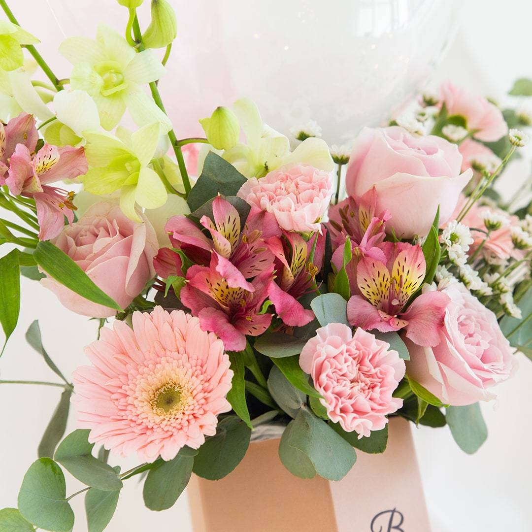 Nadine Balloon Flower Box