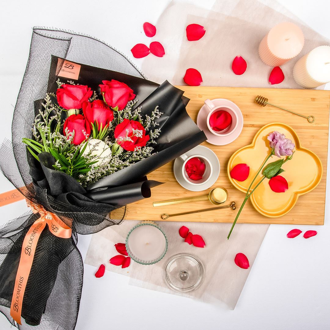 Evelyn Black Red Rose Valentine's Day Bouquet (VD)