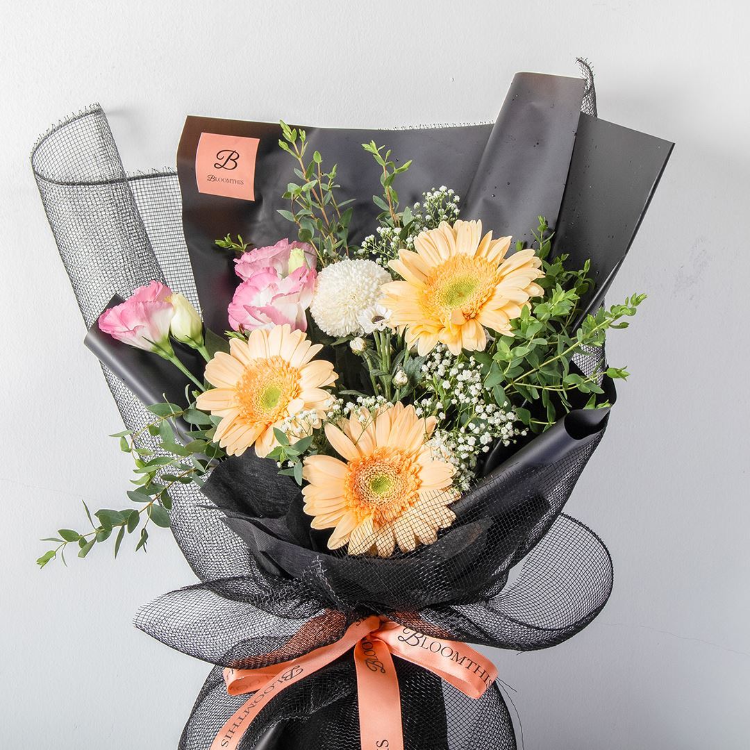 Isabella Black Gerbera Bouquet