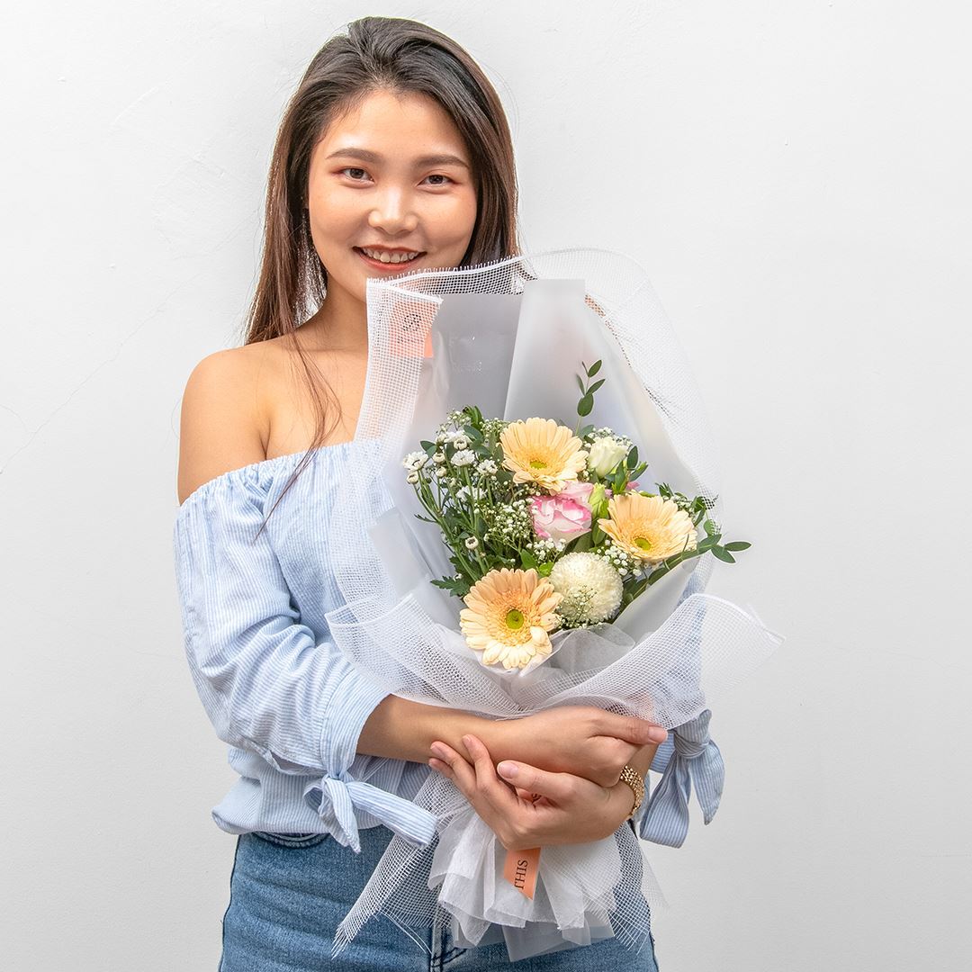 Isabella White Gerbera Bouquet