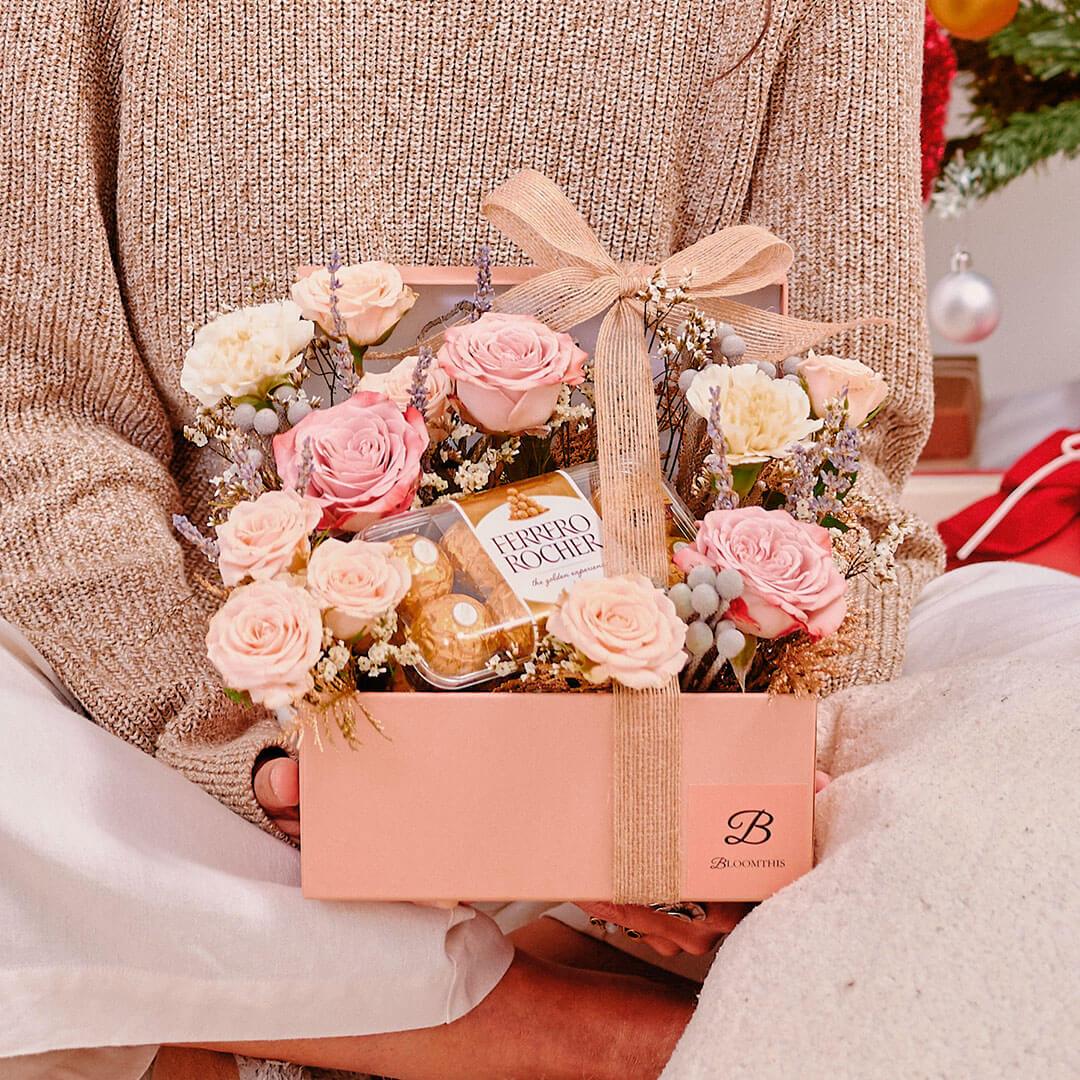 Vittoria Flower & Ferrero Chocolate Gift Set