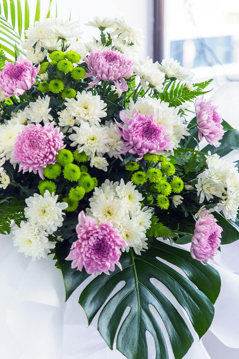 Teigan Lilac Chrysanthemum Condolence Flower Stand