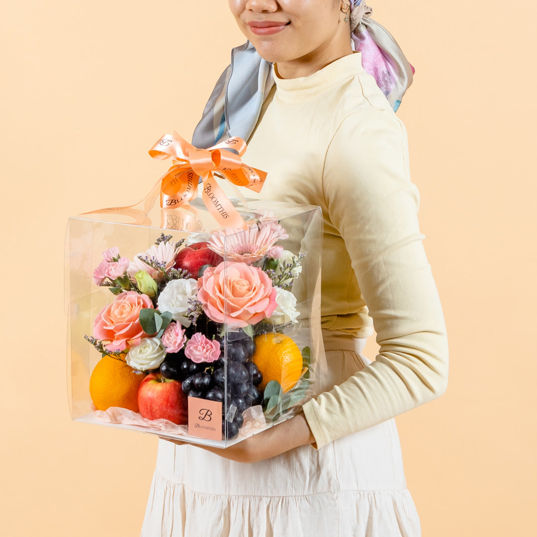 Larissa Flowers & Fruits Gift Box