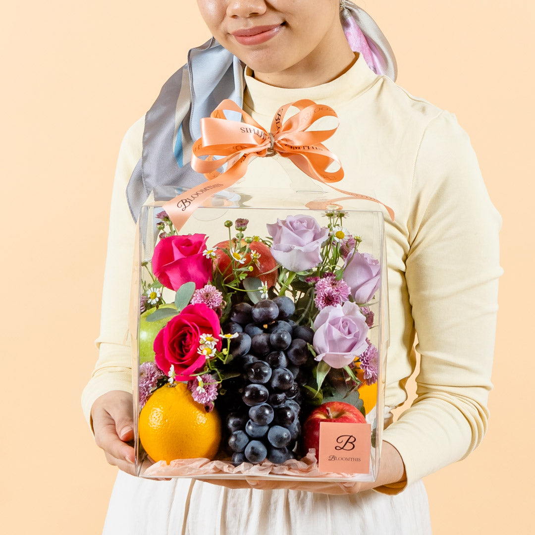 Liliana Flowers & Fruits Gift Box