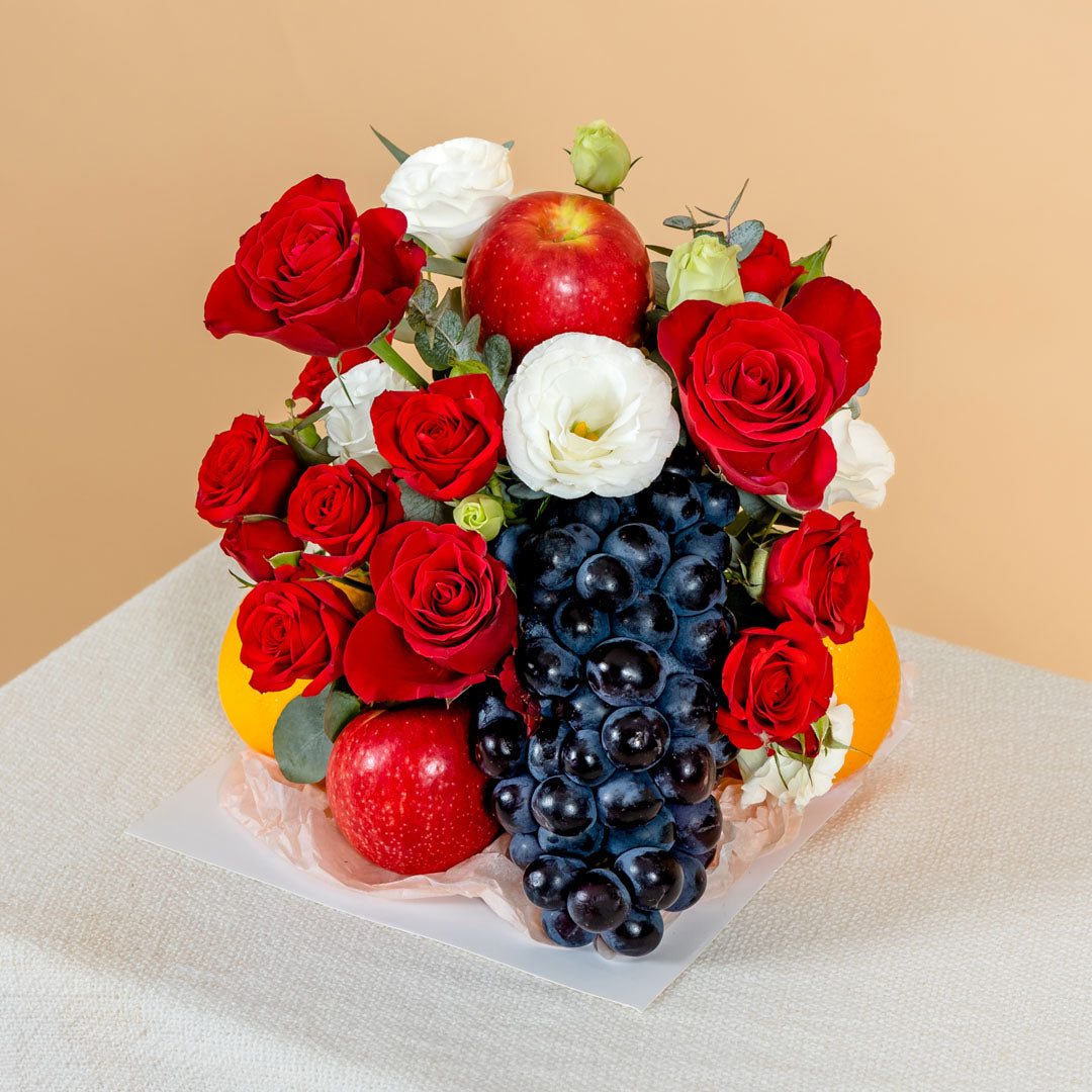 Lucia Flowers & Fruits Gift Box