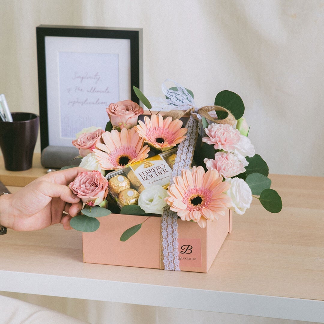 Blake Flower & Ferrero Chocolate Gift Set (VD)