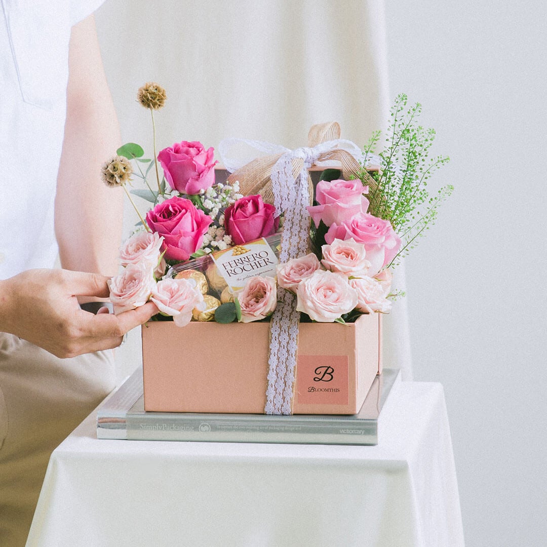 Catalina Flower & Ferrero Chocolate Gift Set