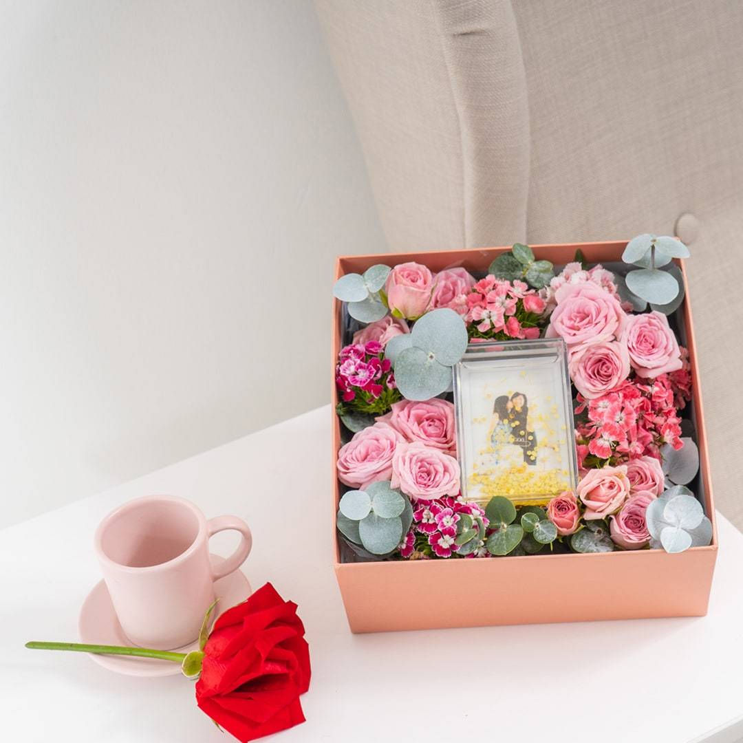 Charis Photo & Flower Box