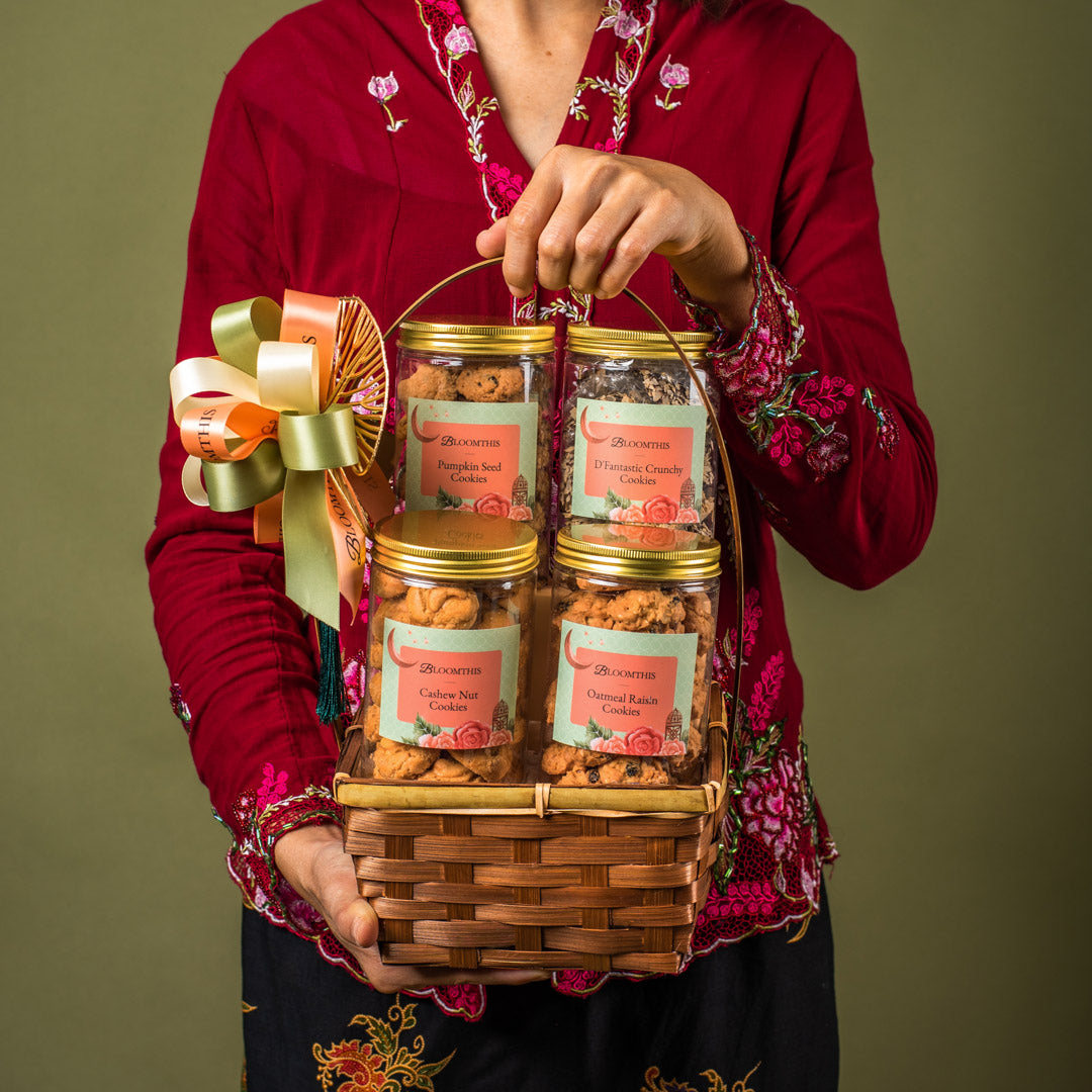 Shaia Raya Gift Set 2023