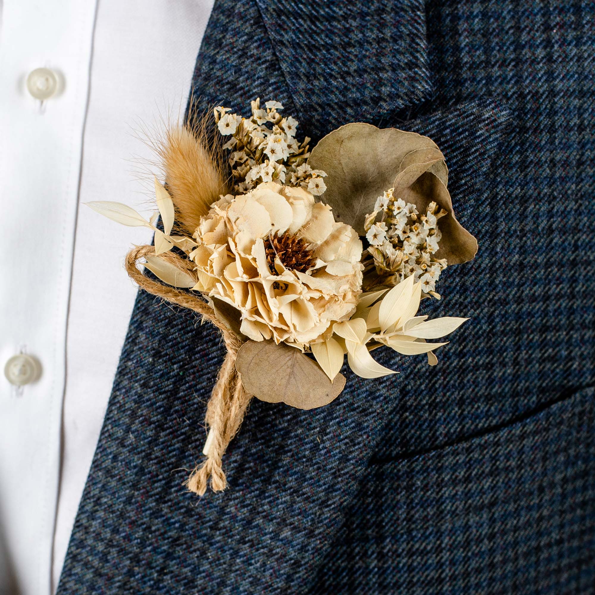 Oliver Dried Flower Boutonniere