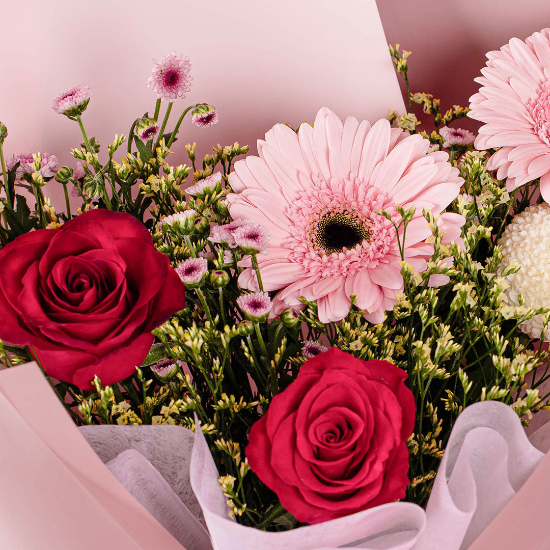 bloomthis-bouquet-amelia-rose-gerbera-bouquet-1080x1080-02