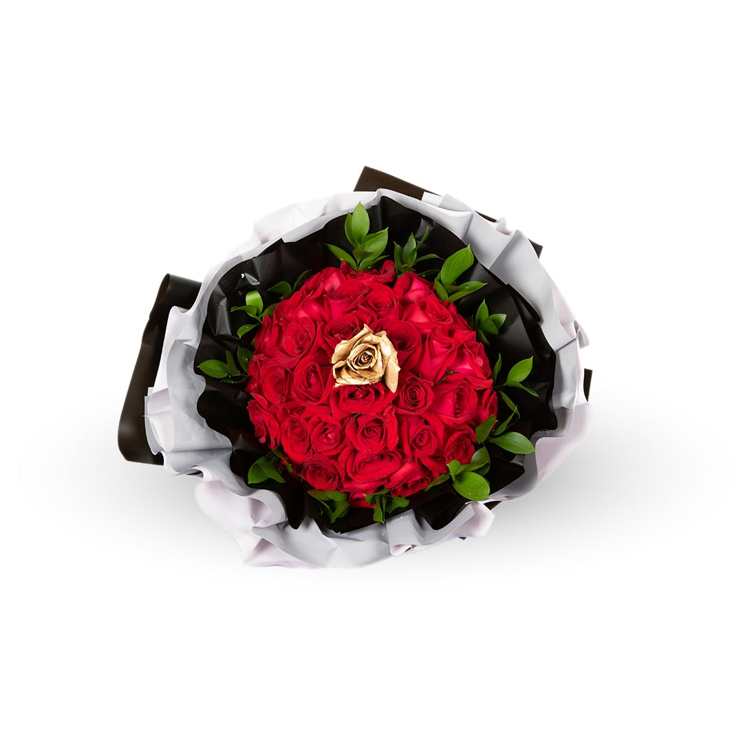 Sweetheart Red & Gold Rose Bouquet (VDV)
