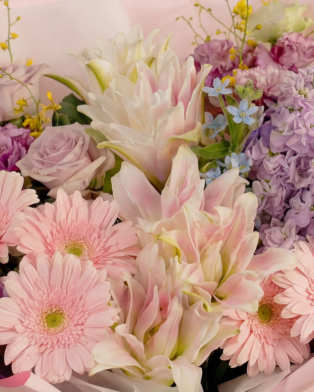 bloomthis-bouquet-trixie-pink-lily-bouquet-1080x1350-03