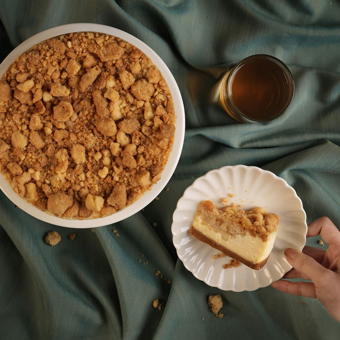 Apple Crumble Cheesecake